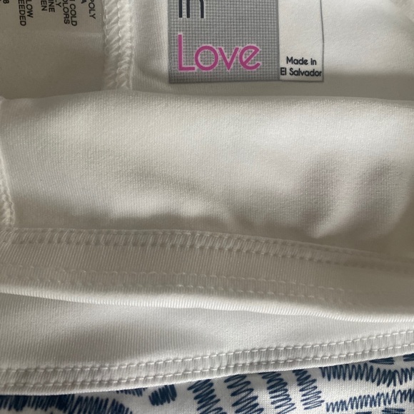 Lucky in Love White Blue Scalloped  Skort -XS white , blue ,pink poly spandex - Picture 3 of 5